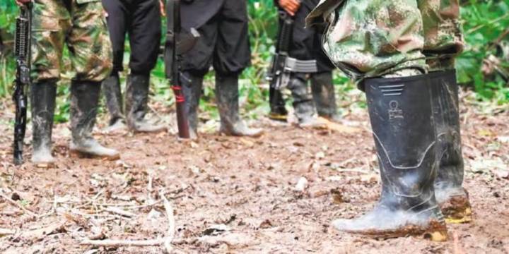 Petro le hizo frente a las peticiones de la defensora del Pueblo tras muerte de menores: “Si suspendemos los bombardeos, los capos reclutarán más niños”