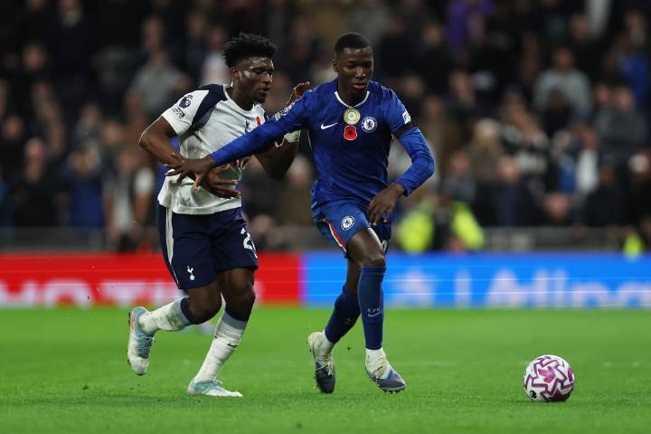 Chelsea FC: Enzo Maresca compares Mosies Caicedo to Ballon d'Or winner as midfielder bosses derby