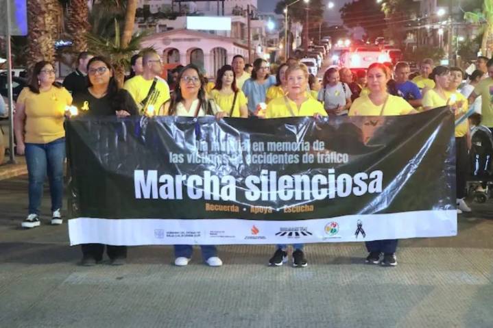 Marcha silenciosa en La Paz honra a víctimas de accidentes de tránsito