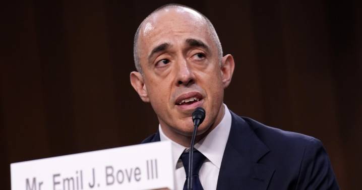 Justice Department official told prosecutors that US should 'just sink' drug boats