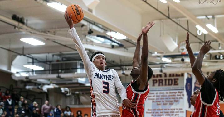 Ethan Vahl goes for 30, Oswego holds off West Aurora comeback in season opener