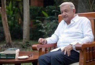 AMLO reaparece en video y asegura que su retiro político no es simulación