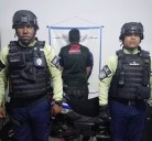 Detienen a hombre por presuntamente acosar y amenazar a su expareja