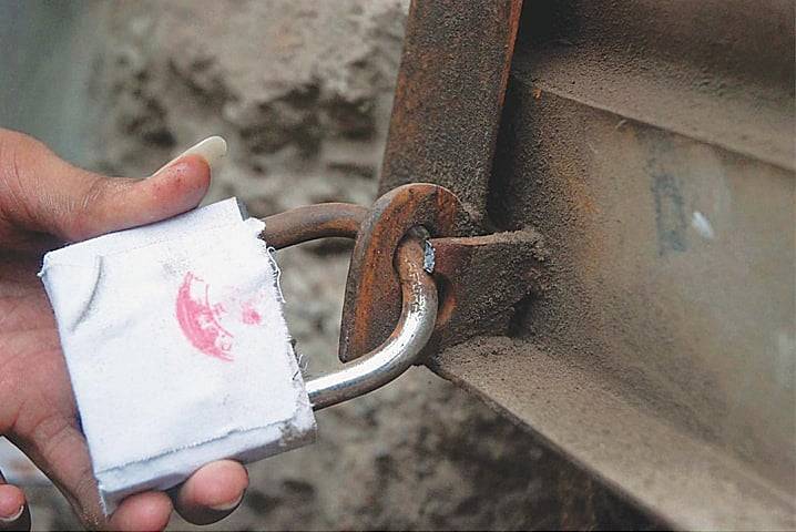 Indore News: Food Business Shut Down Inside Pharmacy