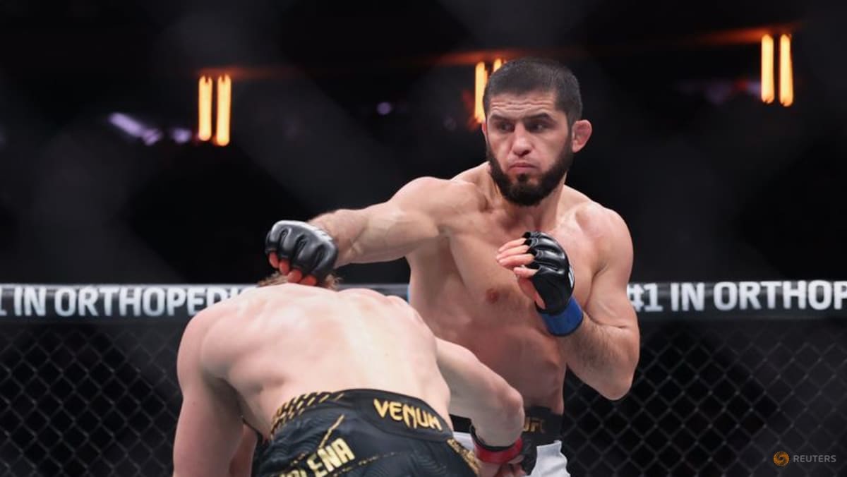 Masterful Makhachev redraws UFC map with welterweight title win