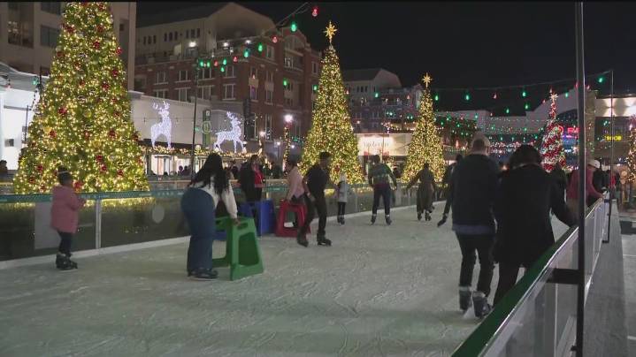 Glide on ice at one of these rinks in metro Atlanta this holiday season
