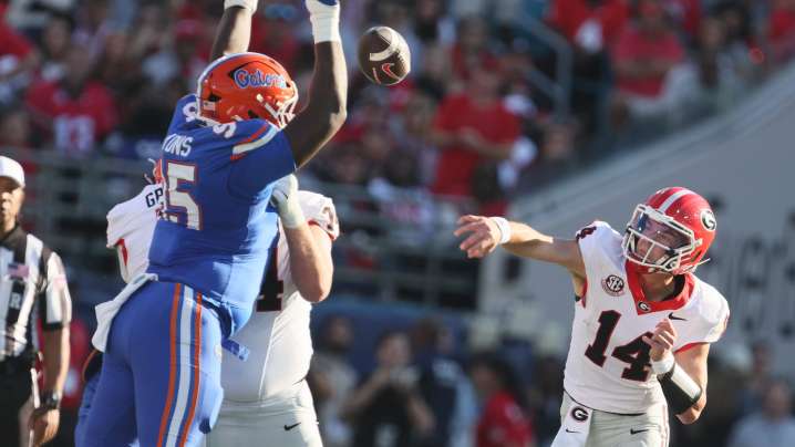 See the photos! Florida and Georgia meet in annual college football rivalry