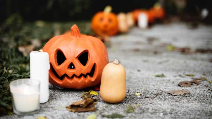 El Samaín continúa celebrándose en Narón este fin de semana con talleres, música y puestos de artesanía en el pabellón de la Casa da Mocidade