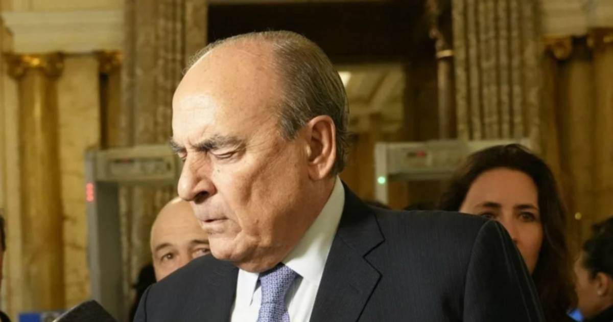 Guillermo Francos renunció y allana el camino para Santiago Caputo