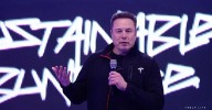 Elon Musk convence a los accionistas de Tesla de que merece un bonus de un billón de dólares