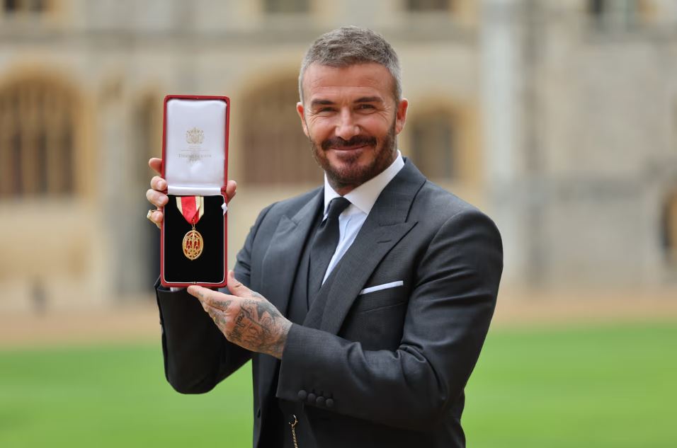 Beckham es nombrado caballero por el Rey Carlos III