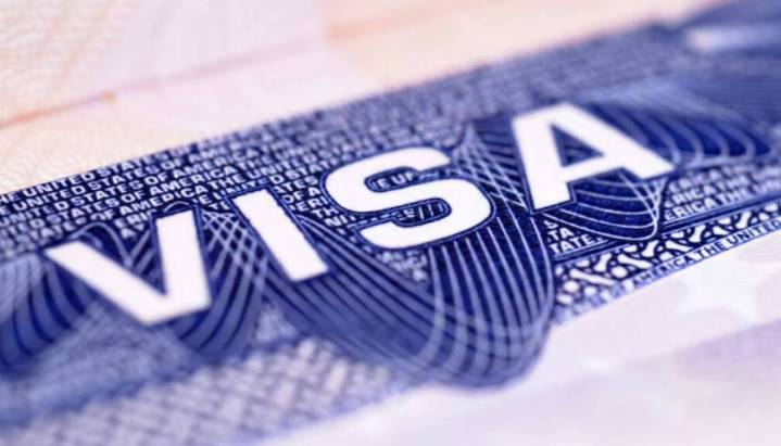 Trump endurece política migratoria: la obesidad, el cáncer y otras enfermedades crónicas serán motivo para denegar visas