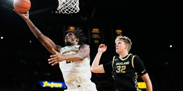 No. 7 Michigan scores school-record 69 points in 1st half, finishes with 121