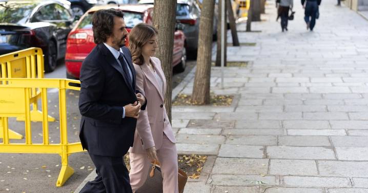 El novio de Díaz Ayuso acusa al salmantino Álvaro Ortiz de haberle "matado públicamente": "O me voy de España o me suicido"