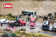 Accidente en Jauja: bus con 43 pasajeros cae al río Mantaro en la Carretera Central