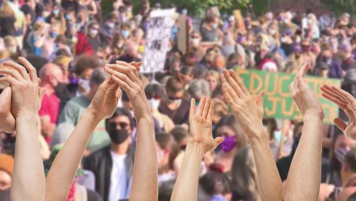 White BLM Protesters Try To Start Chant But No One Able To Clap On Beat