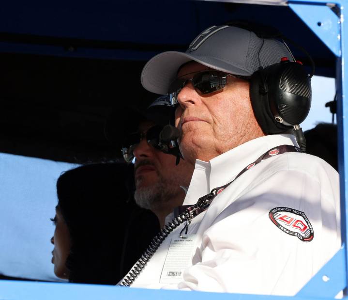 Is Rick Hendrick a Military Veteran? Why Did Mr. H Raise a Salute During National Anthem? Rick Hendrick shows respect with a salute at NASCAR’s biggest stage, reflecting the values, history, and quiet
