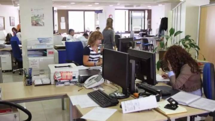 Todo lo que se sabe hasta ahora sobre la subida salarial de los funcionarios: a quién afecta y los sueldos definitivos