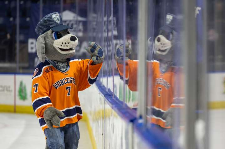 Railers tame defending champs after opening