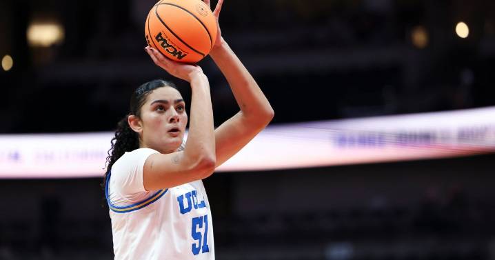 Lauren Betts shines as No. 3 UCLA women rout San Diego State 77