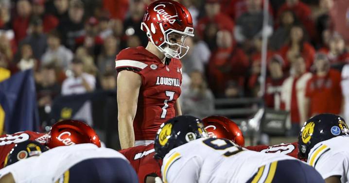 CRAWFORD | Short week, short leash? Brohm stands by Moss as Louisville preps for Clemson