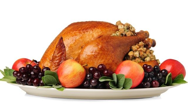 200 people treated to free Thanksgiving dinner in Youngstown