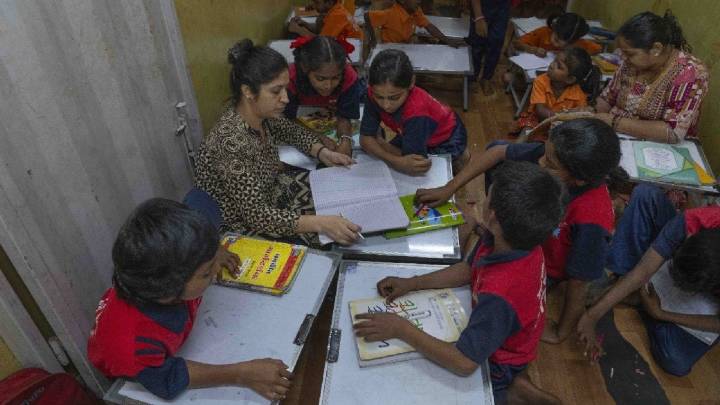 India Cut Poverty Sharply; Beti Bachao, Mid Day Meal Schemes Helped Children: UNICEF