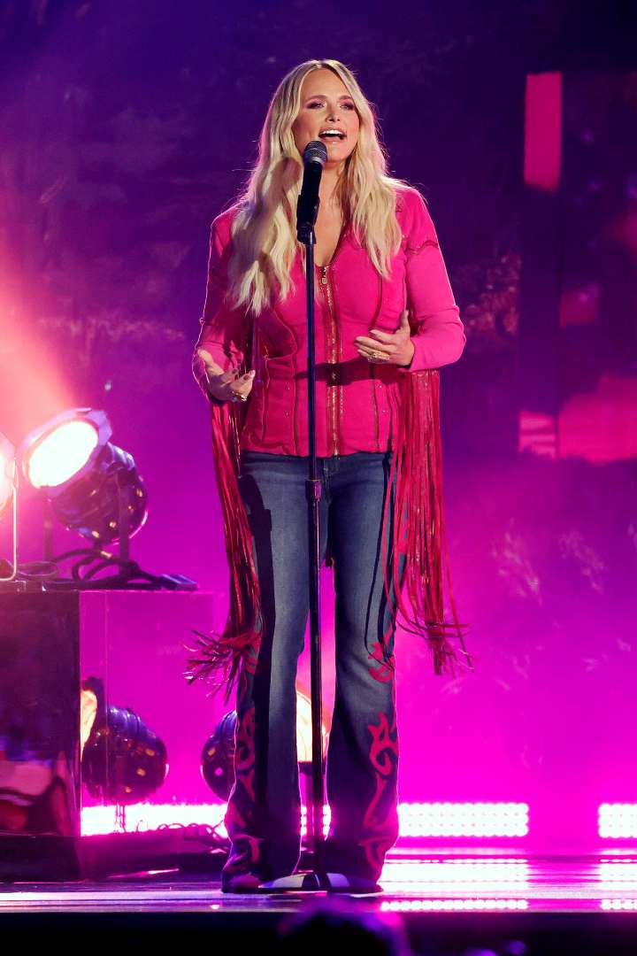Lainey Wilson Kicks Off CMAs With Medley Featuring Miranda Lambert and More