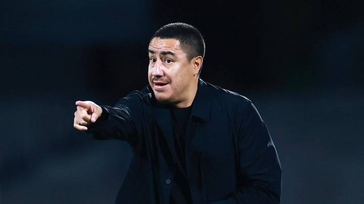 Efraín Juárez minimiza el fracaso y se dice “con energía” para seguir en Pumas