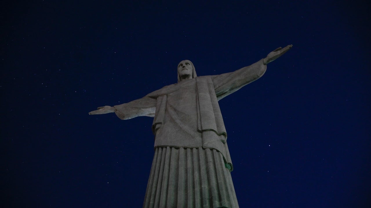 Brasil inauguró imponente estatua de la Virgen María que supera en tamaño al famoso Cristo Redentor