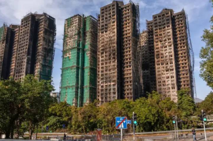 Trágico incendio de complejo edilicio en Hong Kong: ya son 128 muertos e incalculables desaparecidos