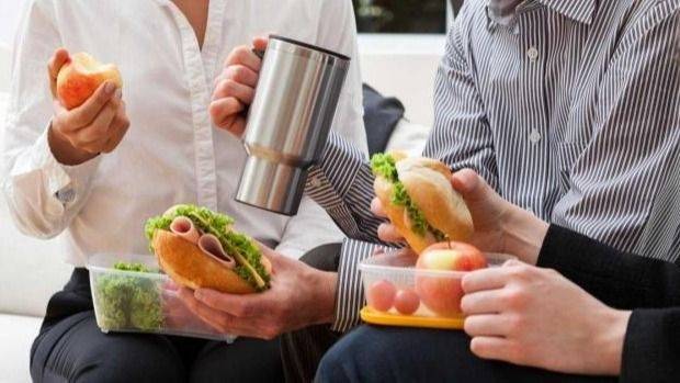 El 15% de los trabajadores asalariados en Argentina no se alimenta adecuadamente, revela informe de la UCA