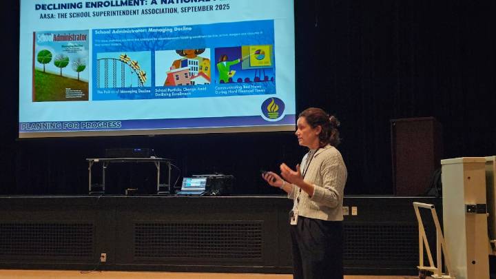 Pinellas officials kick off public talks on closing, reusing schools