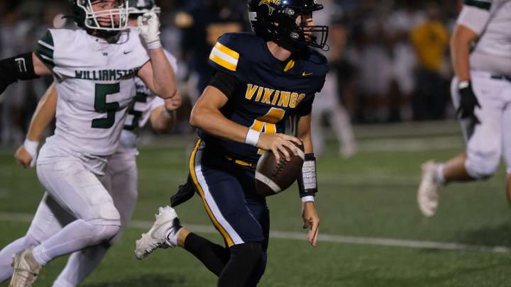 Lansing area high school football district final scoreboard