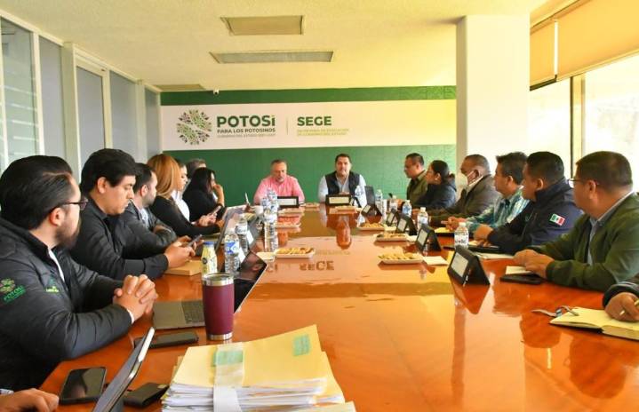 Avanza coordinación entre gobiernos estatal y federal para rehabilitar escuelas