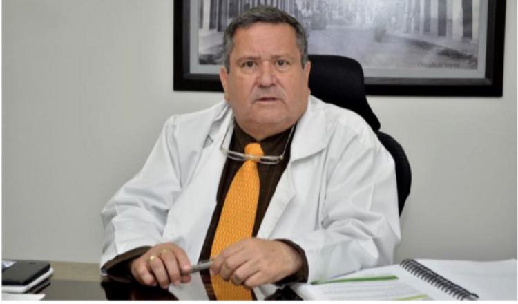 El exgerente hospitalario cambia de rumbo