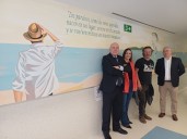 La planta de Oncología y Hematología del hospital Santa Lucía estrena murales para mejorar la estancia de los pacientes