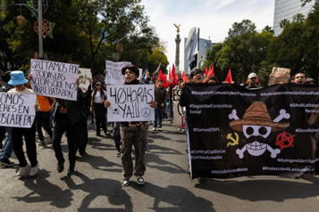 Encabeza Generación Z marcha para exigir un alto a la violencia en México