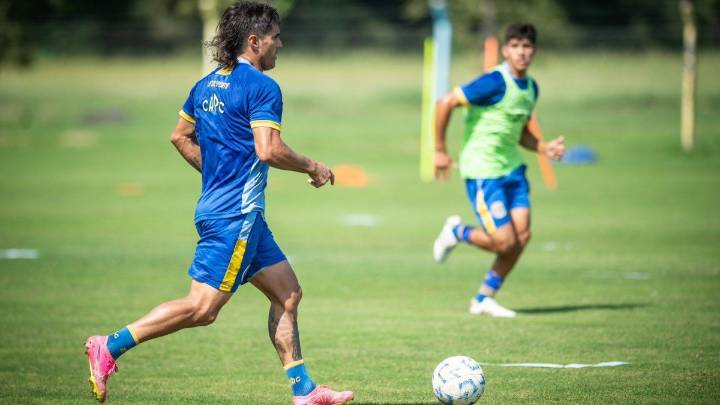 En un contexto distinto al que deseaba, el plantel de Central volvió a las prácticas