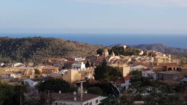 El tiempo en Alicante deja cielos despejados y viento del noroeste con rachas fuertes en el norte