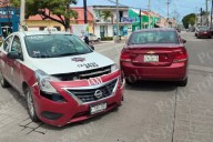 Lunes caótico en Ciudad del Carmen: dos choques con taxis colapsan vialidades en el Centro y San Carlos