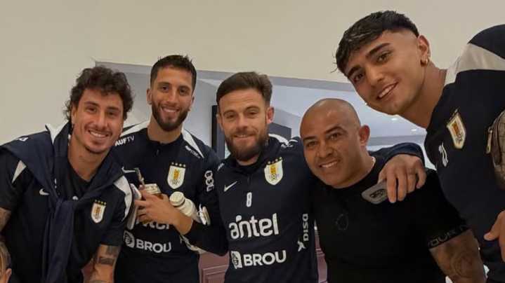 Arévalo Ríos visitó a la Selección Uruguaya en México: "Me pongo más nervioso afuera que dentro de la cancha"