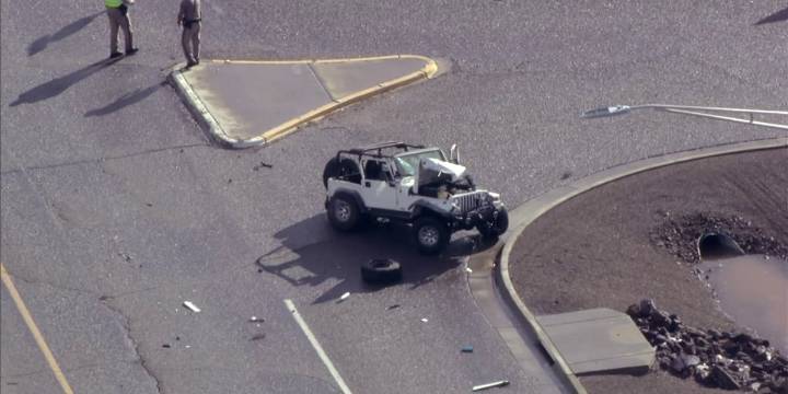 1 dead, 1 critical after rollover crash along I