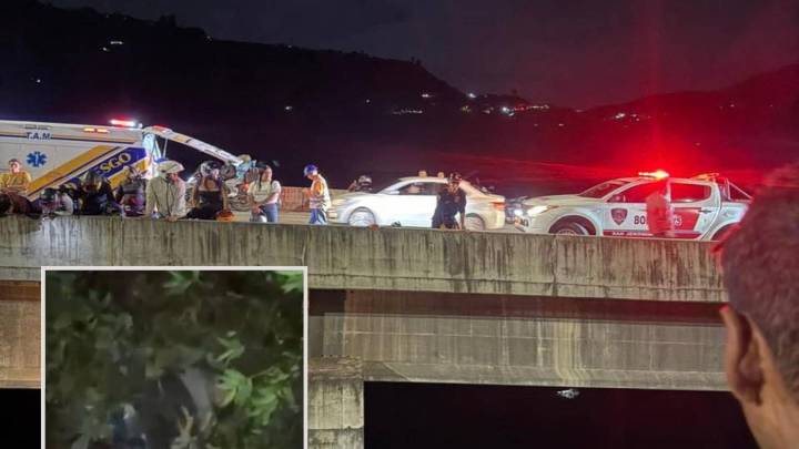 ¡Impactante! Motociclista cayó al vacío desde un puente de la vía a Santa fe de Antioquia
