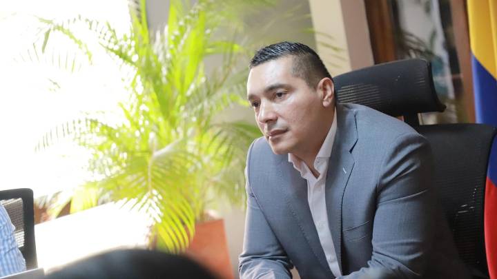 Gobernador del Cauca, Octavio Guzmán, pide al gobierno de Petro ejecutar bombardeos contras las disidencias de las Farc y militarizar la vía Panamericana