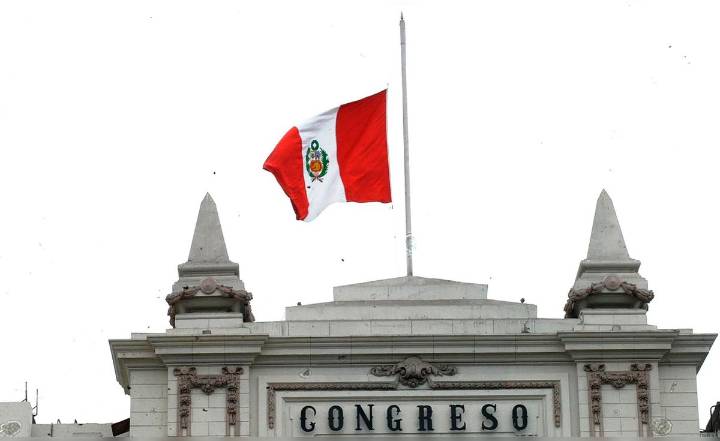 El retorno del fetiche constitucional, por Diego Pomareda