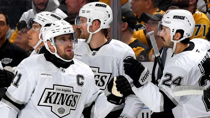 Fiala breaks tie with 500th NHL point, Kings open 6