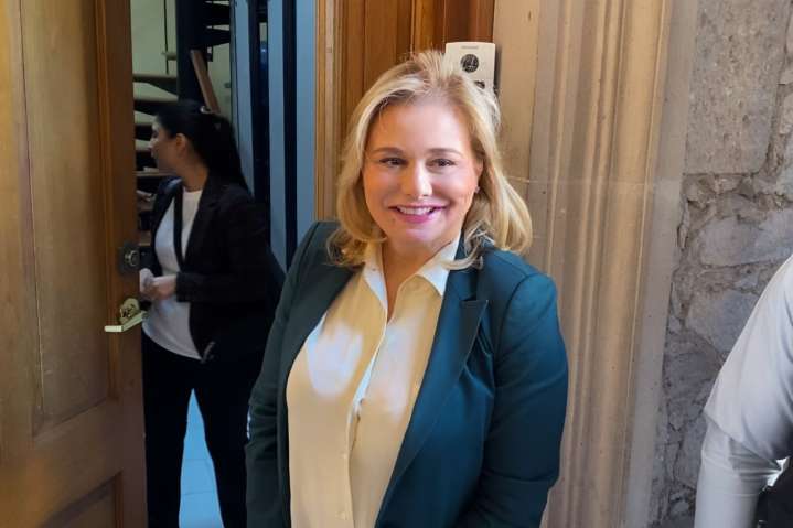 Maru Campos pide a migrantes «que no vengan al Estado de Chihuahua»; «No es un santuario para ellos», asegura