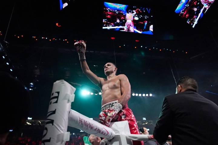 David Benavidez revela el motivo por el que no consigue “peleas grandes”