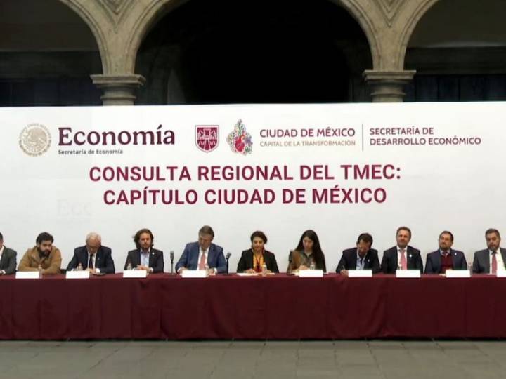 Marcelo Ebrard y Clara Brugada analizan metas y oportunidades de la CDMX en la Consulta Regional del T